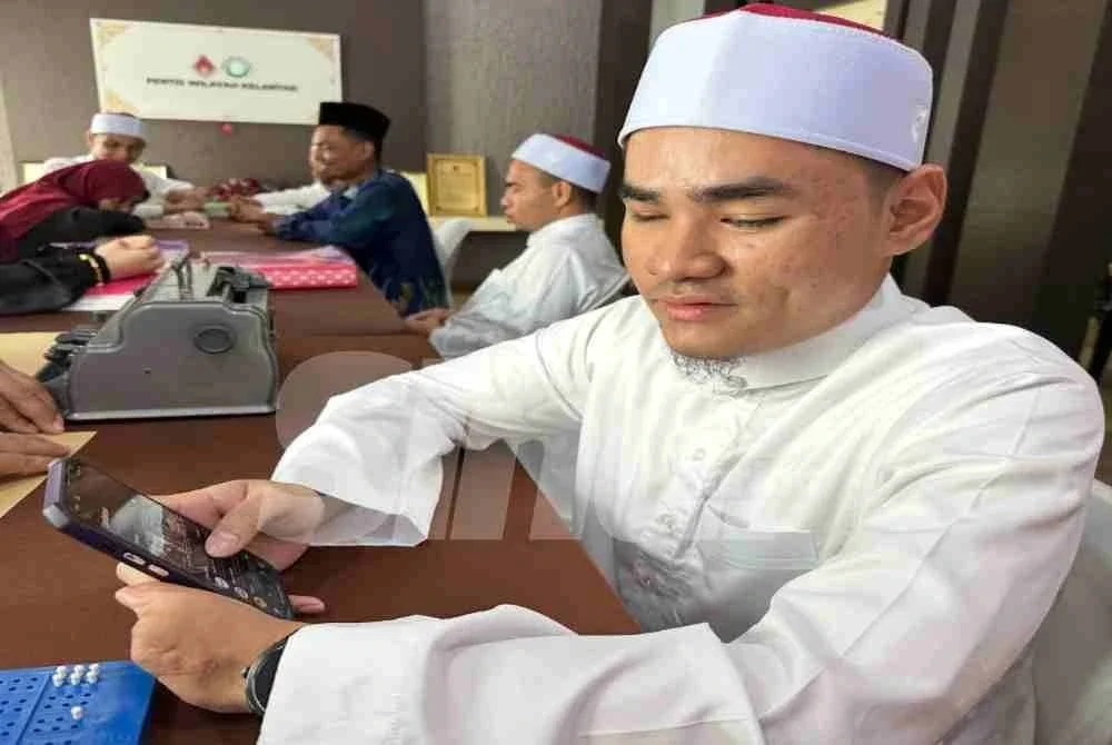 Eiman Najwan yang tidak lagi dapat melihat. Foto: SINAR HARIAN/ADILA SHARINNI WAHID