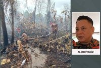 Operasi pemadaman kebakaran tanah gambut di Taman Bayu Damai, Pengerang, Kota Tinggi memasuki hari ke-6 pada Rabu.