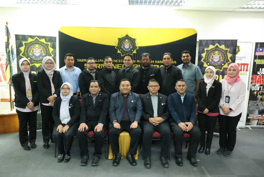 SPRM bukan hanya memfokuskan kepada aspek operasi dan siasatan, malah turut aktif dalam usaha pendidikan masyarakat, komunikasi strategik serta penambahbaikan tatakelola organisasi.