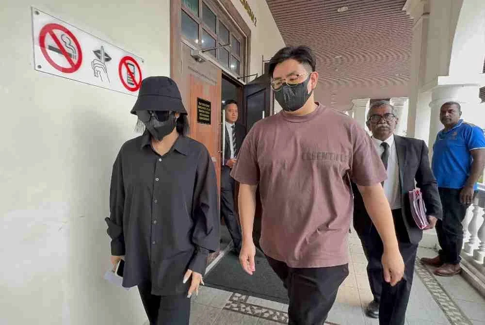 Kedua-dua wakil syarikat berkenaan hadir ke mahkamah pada pagi Khamis.