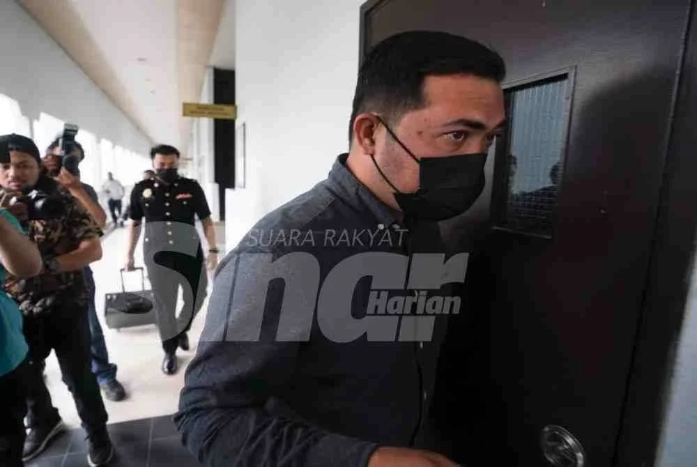Mohd Rahmat didakwa gagal melaporkan pemberian suapan berjumlah RM5,100 pada dua tahun lalu. Foto SINAR HARIAN/ROSLI TALIB