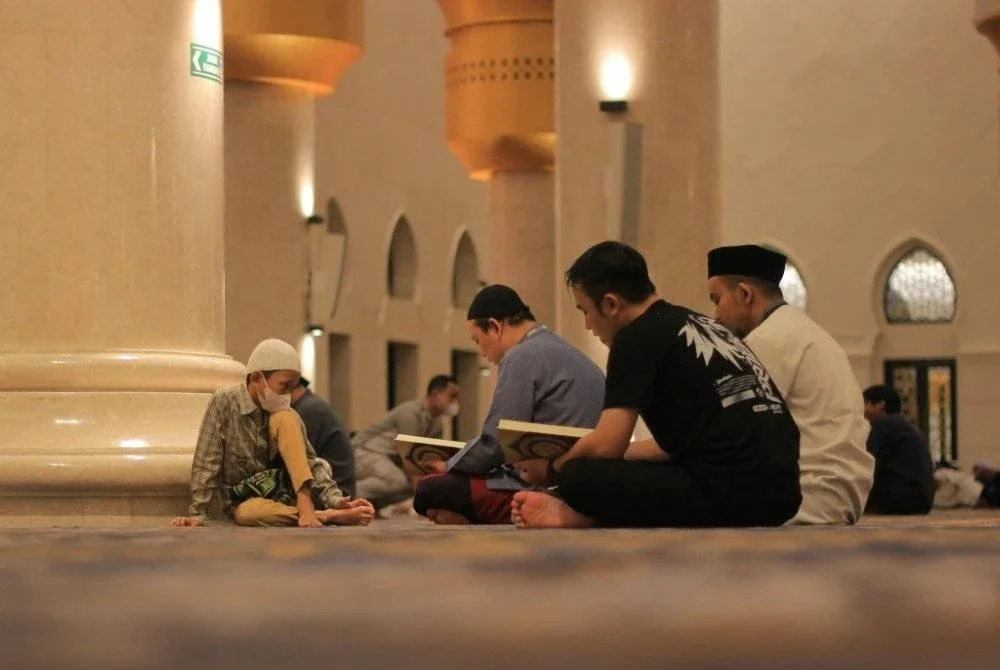 LUANGKAN masa untuk memperbanyakkan ibadah pada bulan Syaaban. Foto Canva