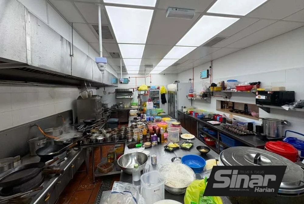 Restoran yang disyaki terlibat aktiviti pemerdagangan manusia dan menggaji pekerja tanpa dokumen sah.