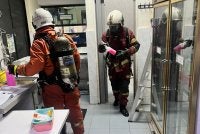 PKO menjalankan penilaian awal bagi mengenal pasti punca kebocoran gas yang dilaporkan di sebuah klinik kesihatan di Jelutong, George Town pada Khamis. 