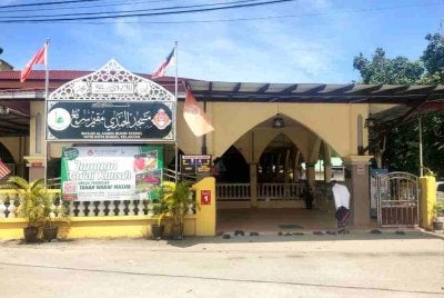 Masjid Al Hamdi Mukim Sering di Kota Bharu giat mengumpul dana bagi pembelian sebidang tanah bernilai RM300,000 untuk dijadikan kawasan tempat letak kenderaan, selaras dengan pelan pembangunan jangka panjang rumah ibadah berkenaan.
