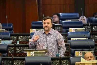 Amir Hamzah ketika Sesi Pertanyaan-Pertanyaan Menteri di Dewan Rakyat pada Khamis. Foto: Jabatan Penerangan Malaysia