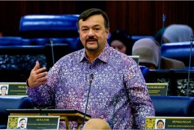 Amir Hamzah ketika sesi pertanyaan-pertanyaan dan jawab lisan pada Mesyuarat Pertama, Penggal Kelima Parlimen ke-15 Dewan Rakyat di Bangunan Parlimen pada Khamis. Foto: Bernama