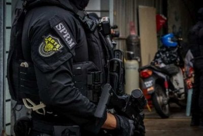 SPRM menahan Ketua Pengarah dan Timbalan Ketua Pengarah JAS bagi membantu siasatan berhubung kes e-waste pada Khamis.