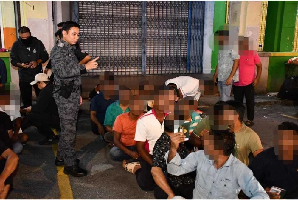 Antara warga asing yang ditahan di sekitar Kepong bagi proses dokumentasi.