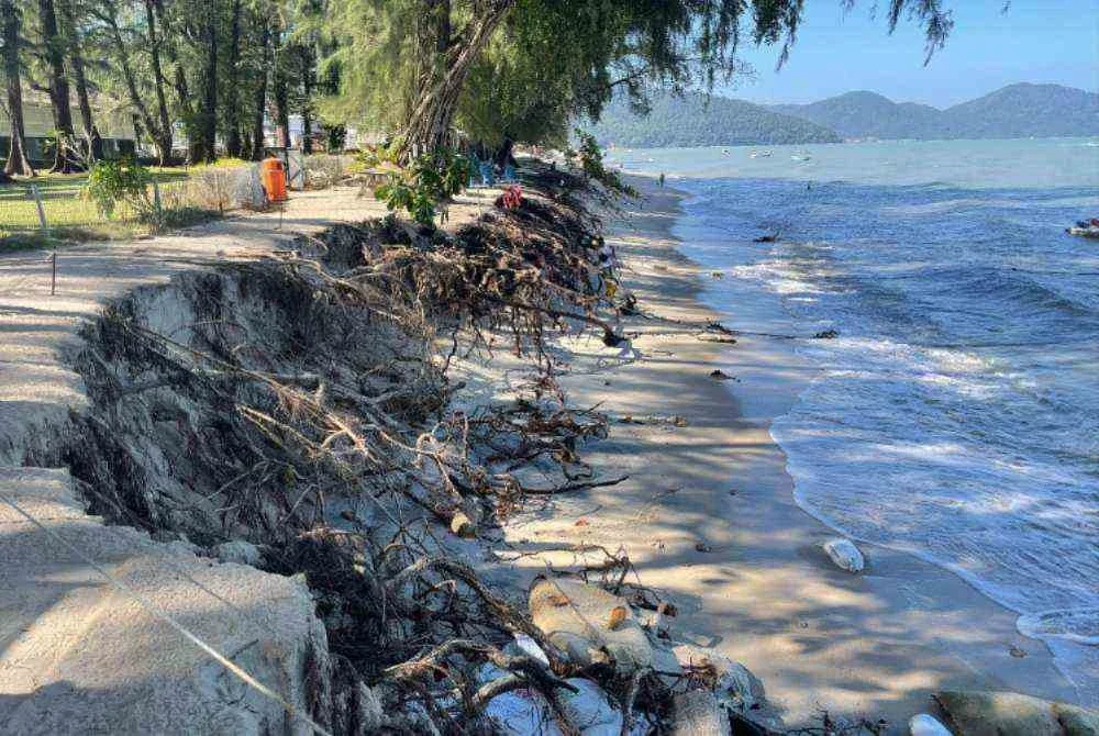 SAM mendakwa hakisan berlaku akibat tambakan yang dijalankan di Pulau Pinang.