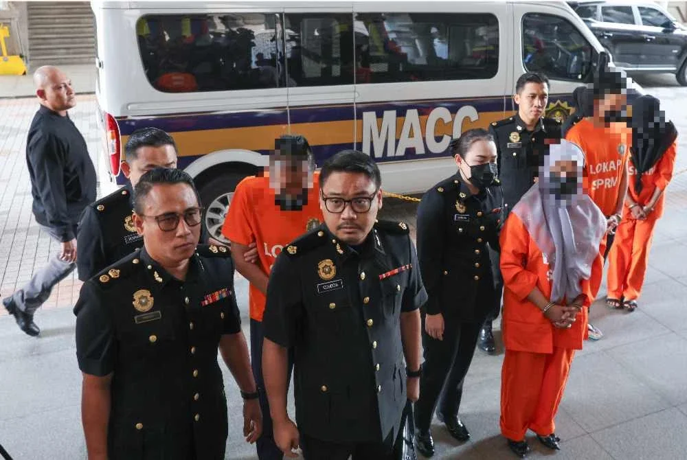 Ketua Pengarah, Timbalan Ketua Pengarah Alam Sekitar dan seorang Penolong Pegawai Kawalan Alam Sekitar direman tujuh hari bermula hari ini bagi membantu siasatan kes berkaitan e-waste - Foto: Bernama