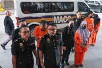 Ketua Pengarah, Timbalan Ketua Pengarah Alam Sekitar dan seorang Penolong Pegawai Kawalan Alam Sekitar direman tujuh hari bermula hari ini bagi membantu siasatan kes berkaitan e-waste - Foto: Bernama