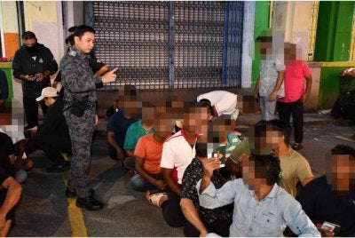 Antara warga asing yang ditahan di sekitar Kepong bagi proses dokumentasi.