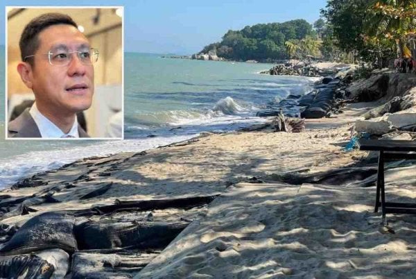 Hakisan pantai yang dilaporkan berlaku di Batu Ferringhi. Gambar kecil: Zairil Khir