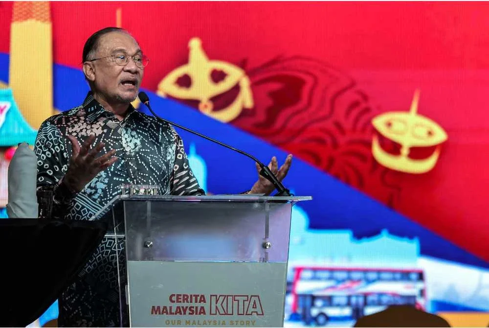 Perdana Menteri, Datuk Seri Anwar Ibrahim menyampaikan ucapan pada Pelancaran Cerita Malaysia Kita di Sunway Lagoon. Foto Bernama
