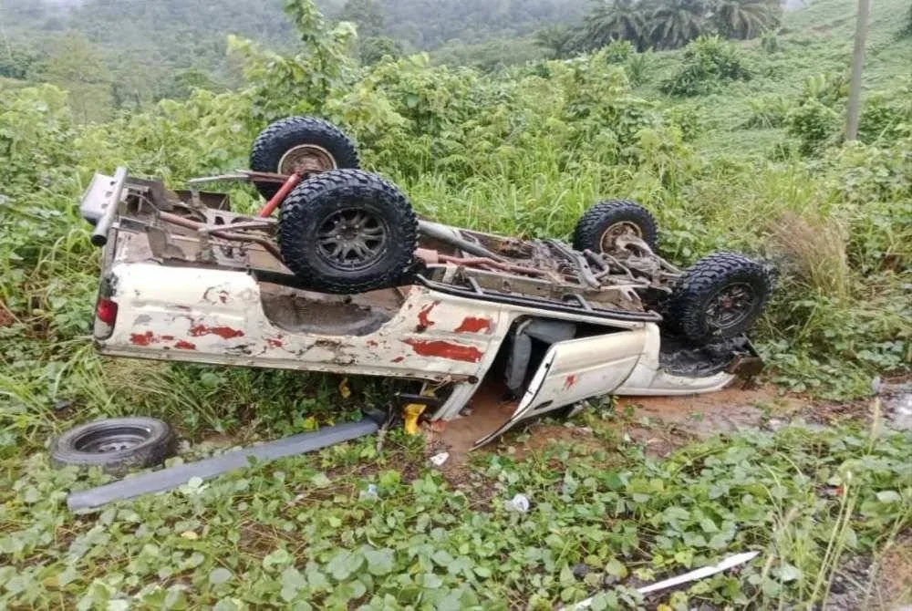 Tanah runtuh yang didakwa berlaku sejak tahun lalu dan tidak dibaik pulih menjadi punca pengguna jalan raya berdepan isu keselamatan.