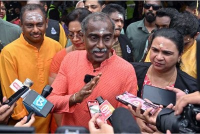 Kumar ketika sidang media pada Program Community Policing 'Thaneer Panthal' Polis Diraja Malaysia (PDRM) sempena Thaipusam di Kuil Sri Subramaniam pada Sabtu. Foto Bernama