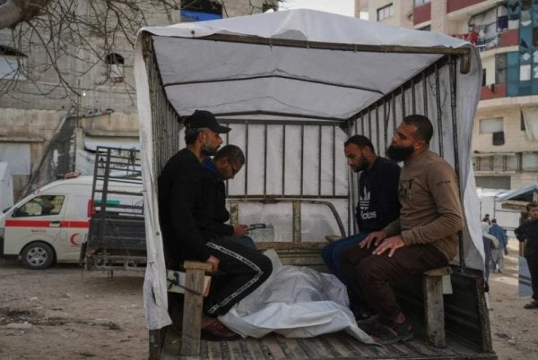 Gaza menjadi sasaran 96 serangan udara dan bedilan meriam, termasuk 61 serangan terus ke atas orang awam dengan 17 rumah musnah atau dibom.