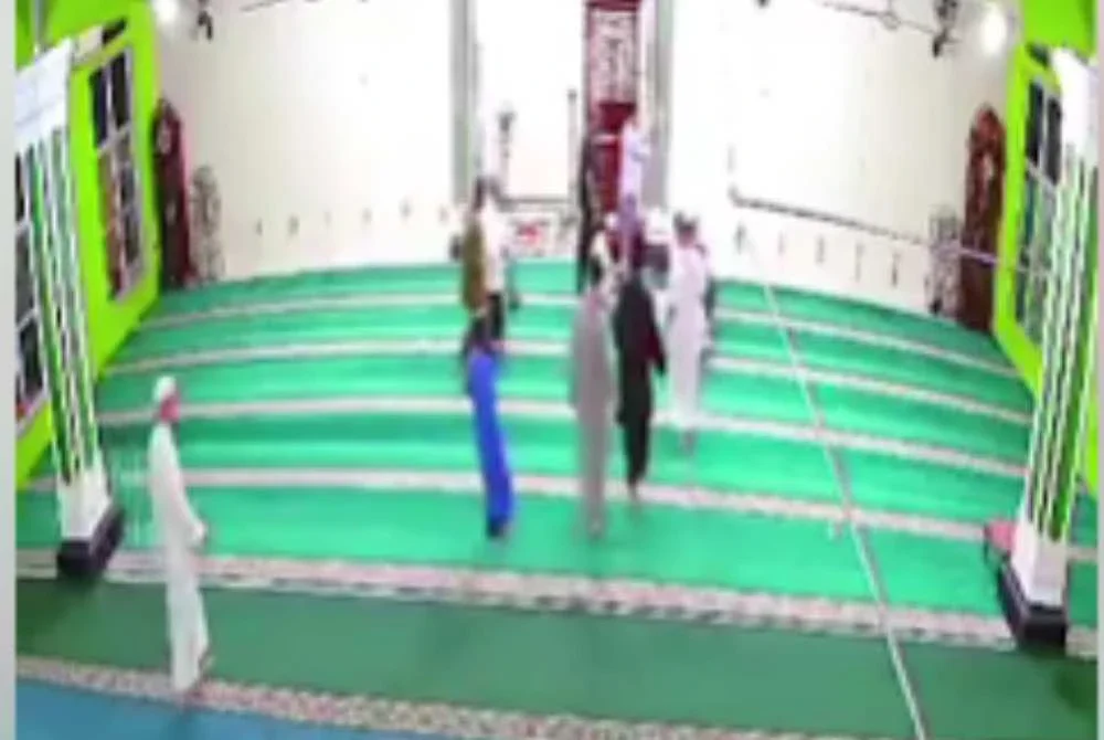 Jemaah bergegas bantu dan bawa ke fasiliti kesihatan tetapi disahkan meninggal dunia.