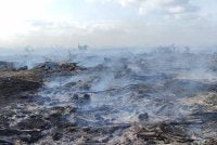 Keadaan tanah gambut yang kering meningkatkan risiko kebakaran merebak ke kawasan berhampiran. Foto: JBPM Johor