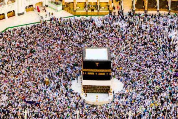 Arab Saudi menerima seramai 19.5 juta jemaah haji dan umrah dari luar negara pada tahun 2025. Gambar fail Bernama