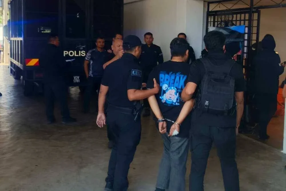 Suspek dibawa ke Mahkamah Alor Setar bagi permohonan reman pada Selasa.