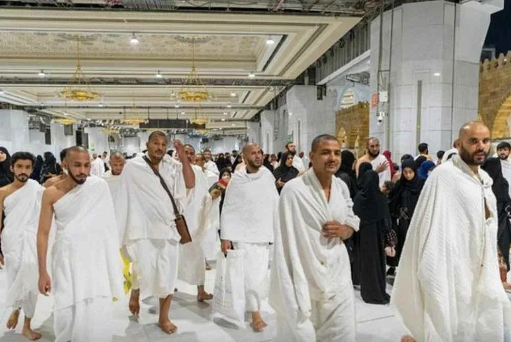 Bakal jemaah umrah yang memegang visa sah atau mempunyai tempahan sedia ada bagaimanapun tidak akan terjejas dengan langkah tersebut. Foto Agensi