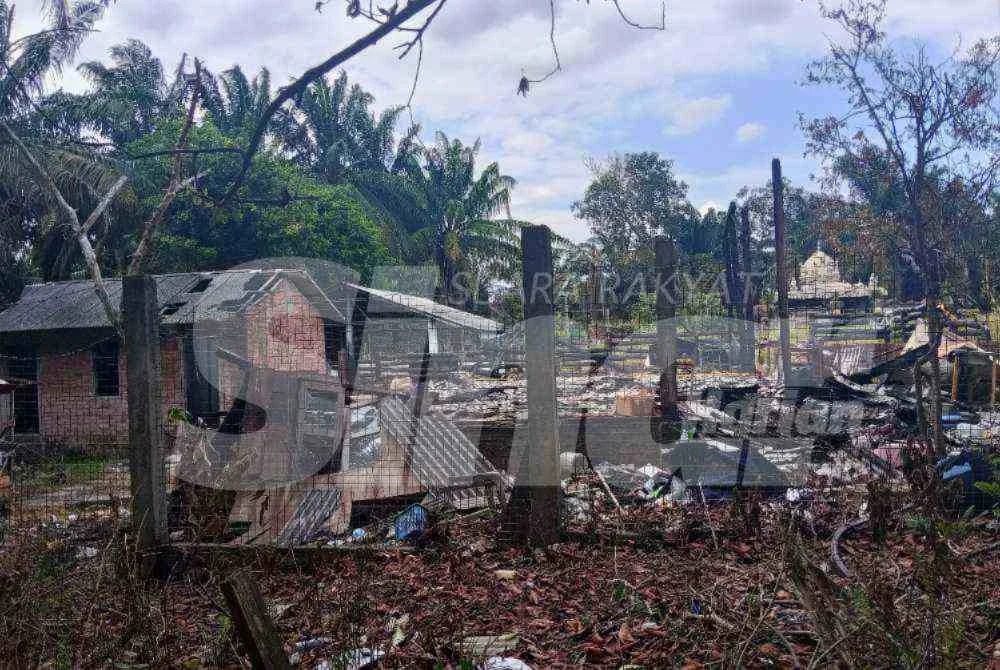 Lokasi penemuan enam rangka manusia termasuk seorang kanak-kanak lelaki berumur dua tahun di sebuah rumah di dalam ladang kelapa sawit di Kampung Kangkar Pulai.
