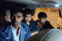 Dua lelaki dipercayai anggota sindiket penyeludupan migran ditahan bersama lima warga Myanmar yang dibawa masuk melalui Sungai Golok dalam Op Serkap dua hari bermula Ahad. Foto: Imigresen