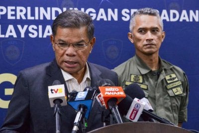 Saifuddin Nasution mengadakan sidang media selepas menyampaikan ucapan pada Majlis Libat Urus dan Amanat 2026 Menteri Dalam Negeri bersama warga AKPS di Kompleks Setia Perkasa pada Selasa. Foto Bernama