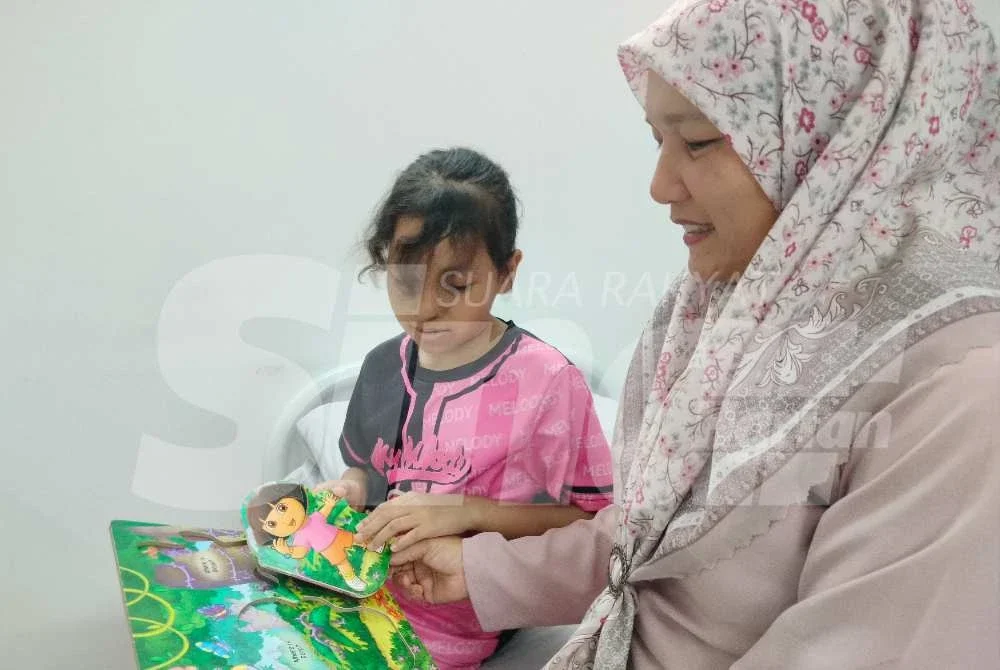 Nor Hayati sentiasa berdoa agar Norhijanah sembuh dan dan kembali menjalani kehidupan seperti kanak-kanak lain.