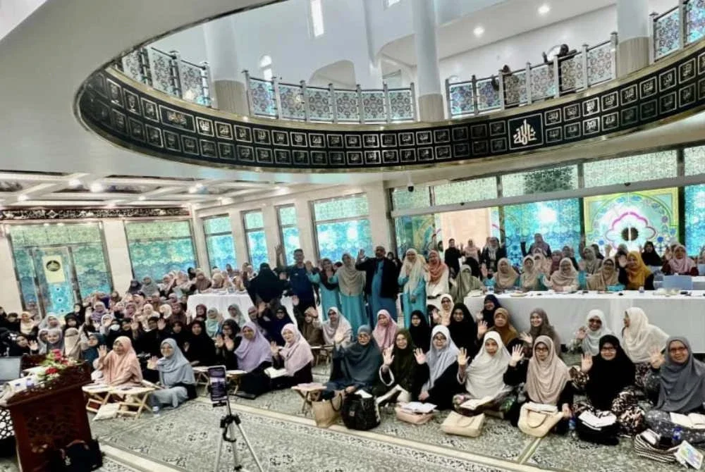 Program anjuran PRNNK dengan kerjasama pengurusan masjid itu berlangsung dari jam 8.30 pagi hingga 1 tengah hari, sekali gus mencerminkan komitmen berterusan dalam membina kefahaman al-Quran dalam kalangan wanita.