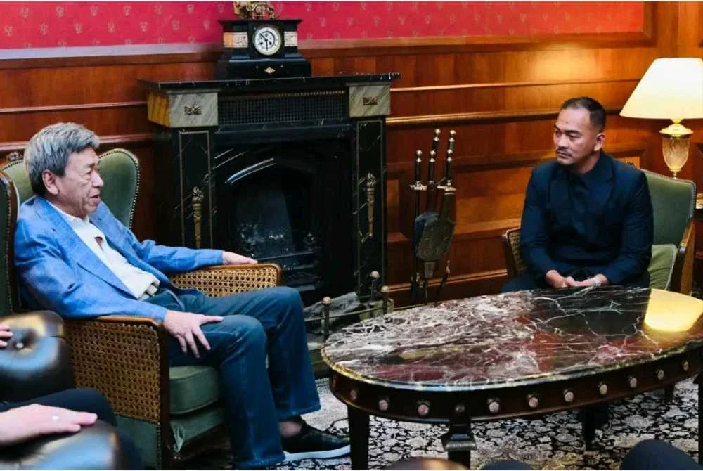 Malik menerima perkenan menghadap Sultan Selangor, Sultan Sharafuddin