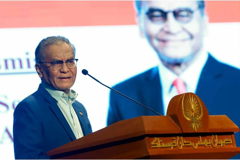 Dr Dzulkefly ketika menyampaikan ucapan perasmian Sambutan Hari Kanser Sedunia 2026 di Balai Budaya Tun Syed Nasir, Wisma Dewam Bahasa dan Pustaka hari ini. - Foto: Bernama