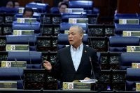 Fadillah pada sesi penggulungan Usul Menjunjung Kasih Titah Diraja pada Mesyuarat Pertama, Penggal Kelima Parlimen ke-15 Dewan Rakyat di Bangunan Parlimen hari ini. Foto Bernama
