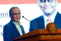 Dr Dzulkefly menyampaikan ucapan perasmian Sambutan Hari Kanser Sedunia 2026 di Balai Budaya Tun Syed Nasir, Wisma Dewam Bahasa dan Pustaka pada Rabu. Foto Bernama