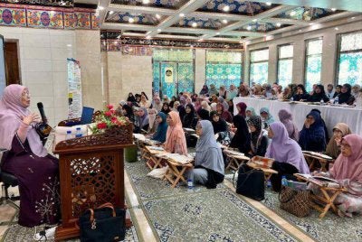 PRNNK mengumpulkan lebih 250 wanita menyertai Program Tadabbur dan Tazakkur Tujuh Surah Mussabihat: Bicara ALLAHd Kepada Wanita, di Masjid Imanul Fa’izin, Padang Kala Melor, Kota Bharu pada Rabu.