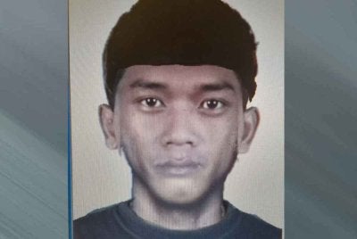 Polis sedang giat memburu seorang lelaki tempatan bagi membantu siasatan kes cuba samun seorang wanita di sebuah stesen minyak di Taman Tun Dr Ismail (TTDI), Ahad lalu.