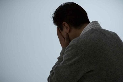 Seorang pesara kerugian lebih RM134,000 akibat diperdaya rakan kongsi perniagaan. Gambar hiasan