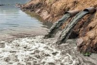 Sungai yang suatu ketika dahulu menjadi nadi kehidupan komuniti setempat kini semakin terancam akibat sikap tidak bertanggungjawab segelintir pengusaha industri.