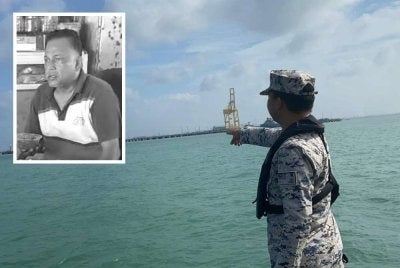 Usaha mencari dan menyelamat nelayan tempatan yang dikhuatiri hilang selepas insiden pelanggaran bot di perairan Pengerang dilakukan sejak 1 Februari lalu. Gambar kecil: Mustaffa 