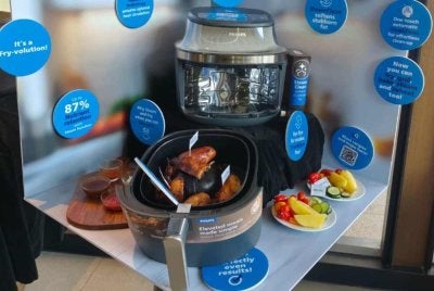 Antara ciri utama Philips Airfryer 5000 Series termasuk kapasiti 7.2L, sesuai untuk keluarga dan penyediaan hidangan lengkap dalam satu masa selain turut dilengkapi Teknologi RapidAir untuk masakan pantas dan sekata tanpa bahagian hangus.