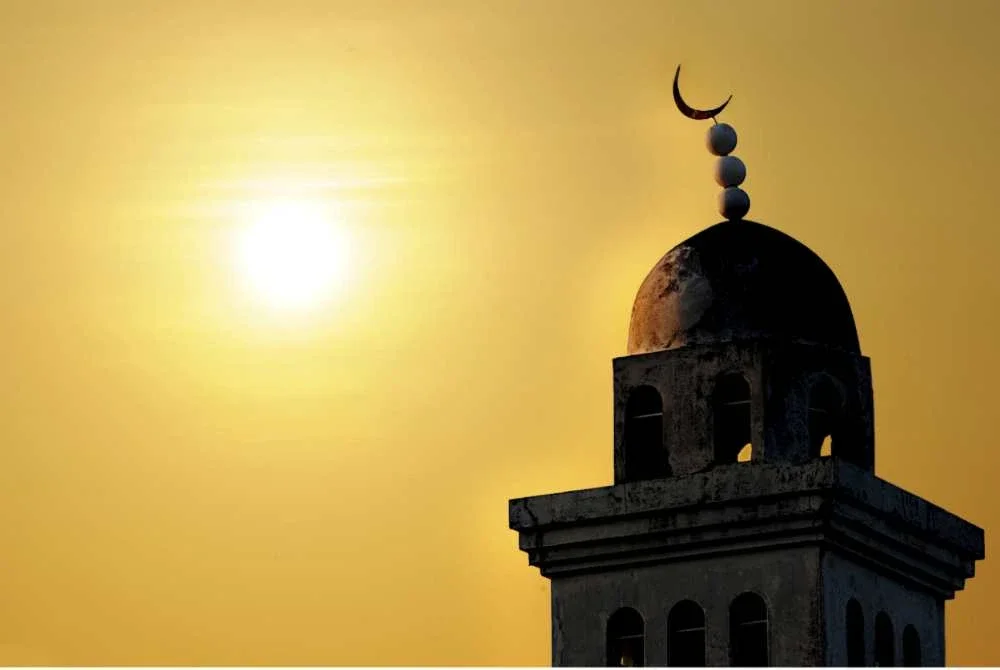 Sebagai umat Islam kita sepatutnya berasa gembira apabila kalimah Islam digunakan dalam ucapan oleh bukan Islam.