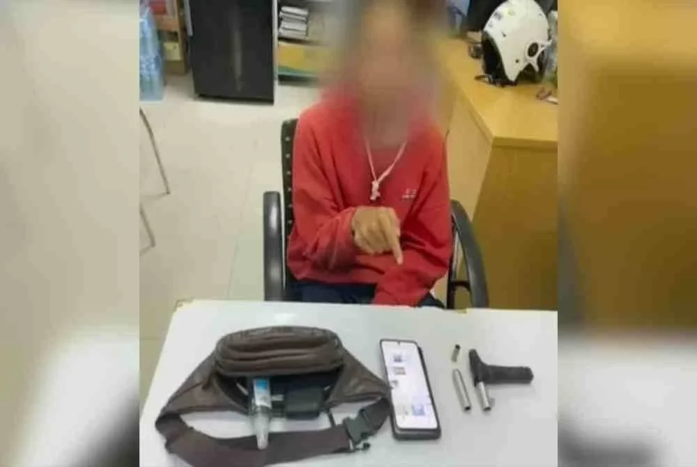 Remaja lelaki berusia 17 tahun ditahan bersama senjata api yang digunakannya. Foto: Amarin TV 