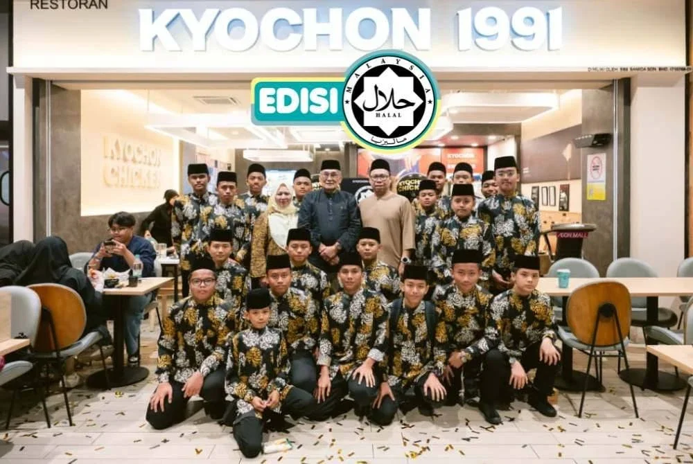 SEBAHAGIAN tetamu dari Pertubuhan Kebajikan Anak-Anak Yatim Islam Kota Tinggi diraikan dalam majlis tersebut. 