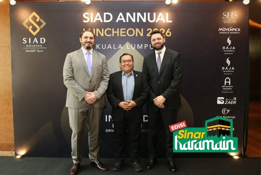 DR WAN MUHAMAD ADAM (tengah) berharap pemain industri umrah, haji dan pelancongan dapat memanfaatkan peluang pertemuan dengan Mohannad Khogeer (kiri) dan wakil SIAD Holding. 