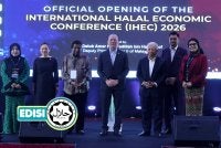 FADILLAH (tengah) bergambar kenangan pada Majlis Perasmian Persidangan Ekonomi Halal Antarabangsa (IHEC) 2026 di Bangi baru-baru ini. Foto Bernama