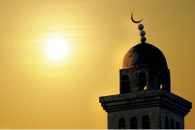 Sebagai umat Islam kita sepatutnya berasa gembira apabila kalimah Islam digunakan dalam ucapan oleh bukan Islam.