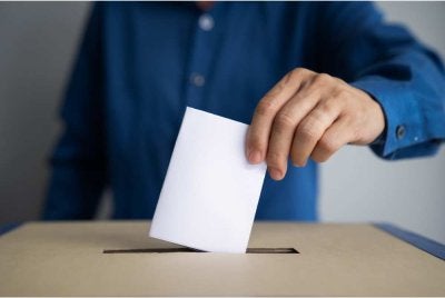 UMNO, Pas dan Bersatu bagaikan tiga beradik yang cuba memikat gadis sama iaitu pengundi nasionalis Melayu. - Gambar hiasan