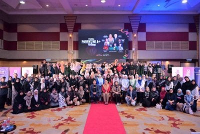 Lebih 200 peserta menyertai Forum Parenting A+ anjuran portal majalah, Pa&Ma di bawah Nu Ideaktiv.